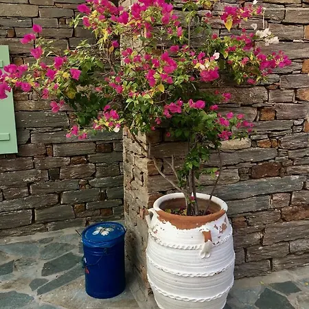 Otzias Green Cottage Holiday home