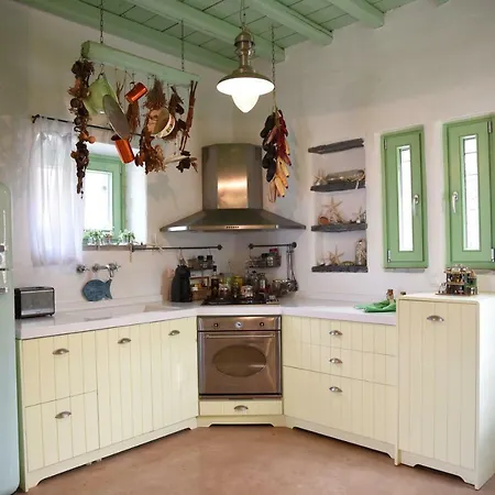 Otzias Green Cottage *